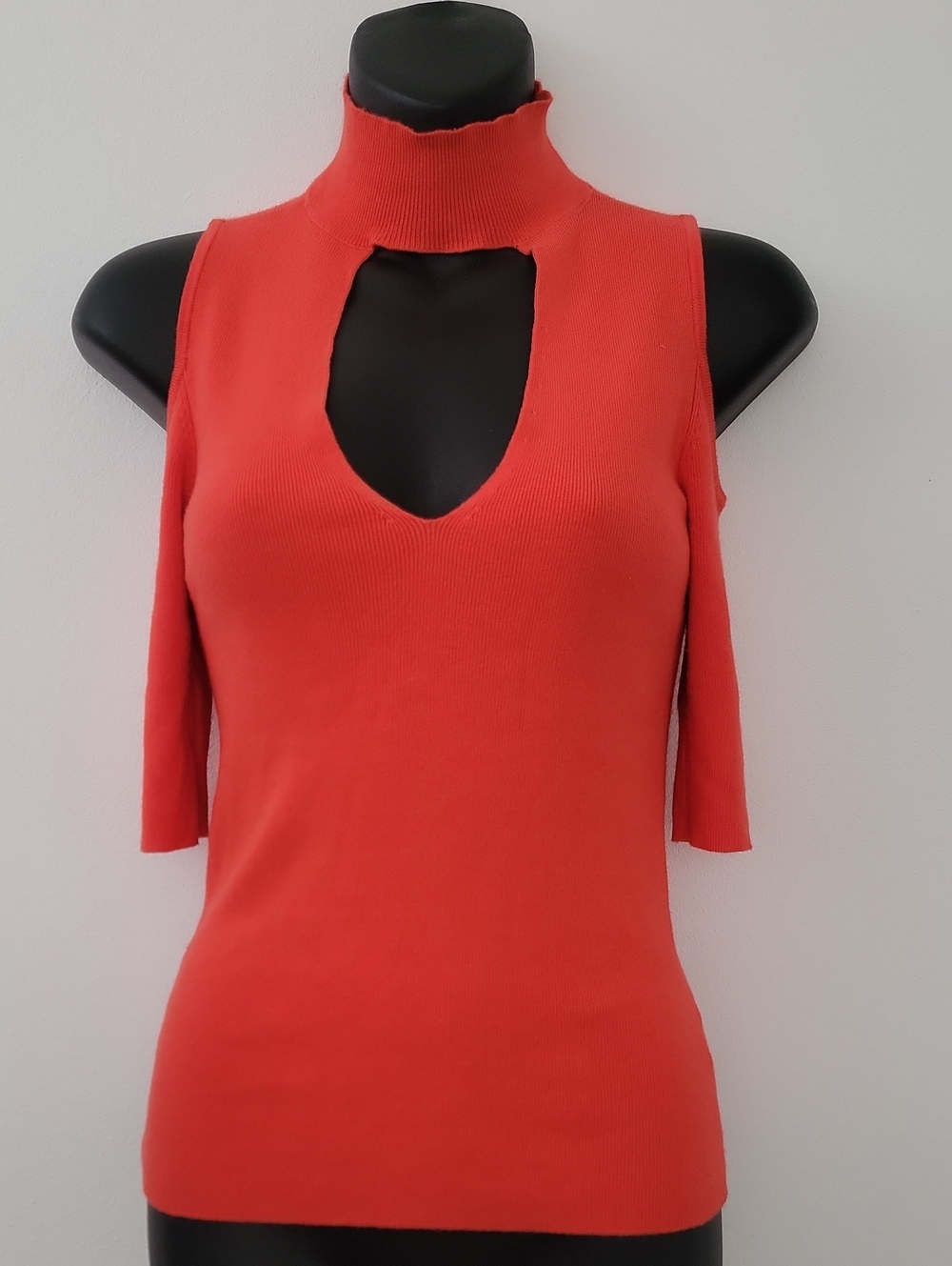 Women’s Cutout Mock Neck Cold-Shoulder Top - Red